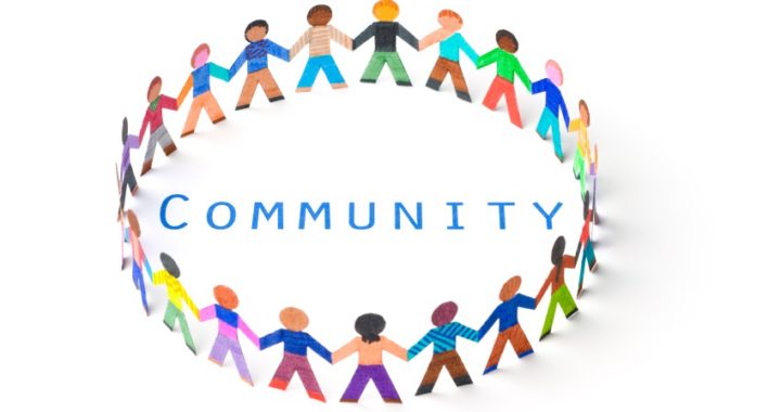 community+paperdolls +holding+hands+circle